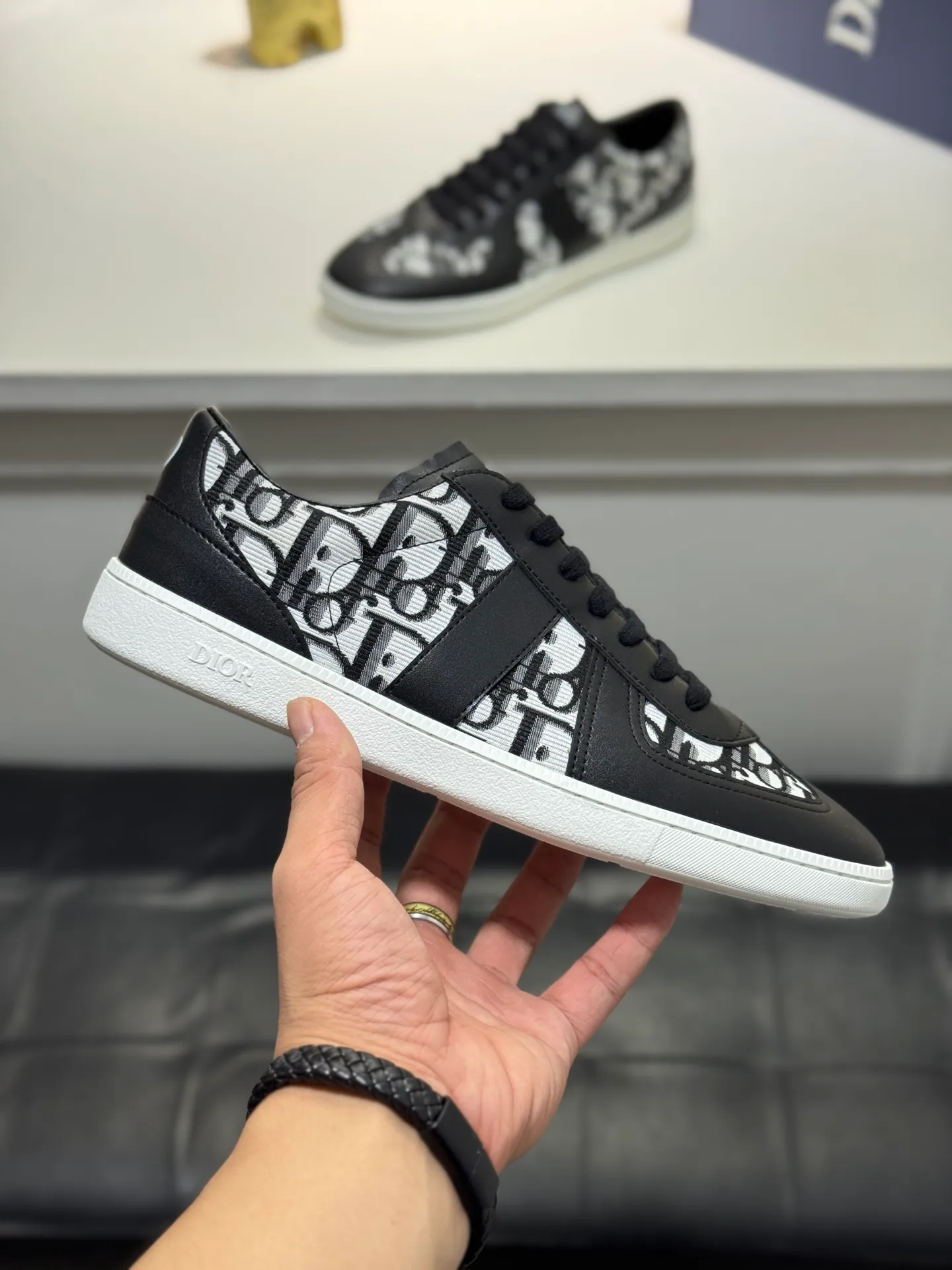 Men's Men's Shoes💰380【New Style】🎠🎠Dior🔍Top Purchasing Agency🇮🇹Di's hot style super popular sneakers are synchronized with the new product counters. The uppers are original Italian imported cowhide, the logo graphics are perfectly reproduced with complex craftsmanship necessary for fashionistas, and the imported soft sheepskin lining is Sole: The original sole is specially provided by the original factory. The exclusive movable molded sole is super comfortable. The original factory follows the order. 🔍🔍Multiple colors are available. You can enter and exit the counter at will. Welcome to compare. A must-have for trendy men. Code number: 38-44 (45 customized